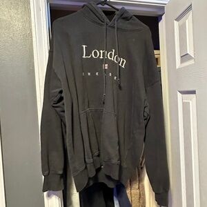 Brandy Melville oversized London sweatshirt
